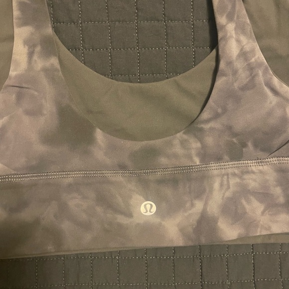BRAND New LULULEMON Align A/B sports bra - Picture 3 of 6